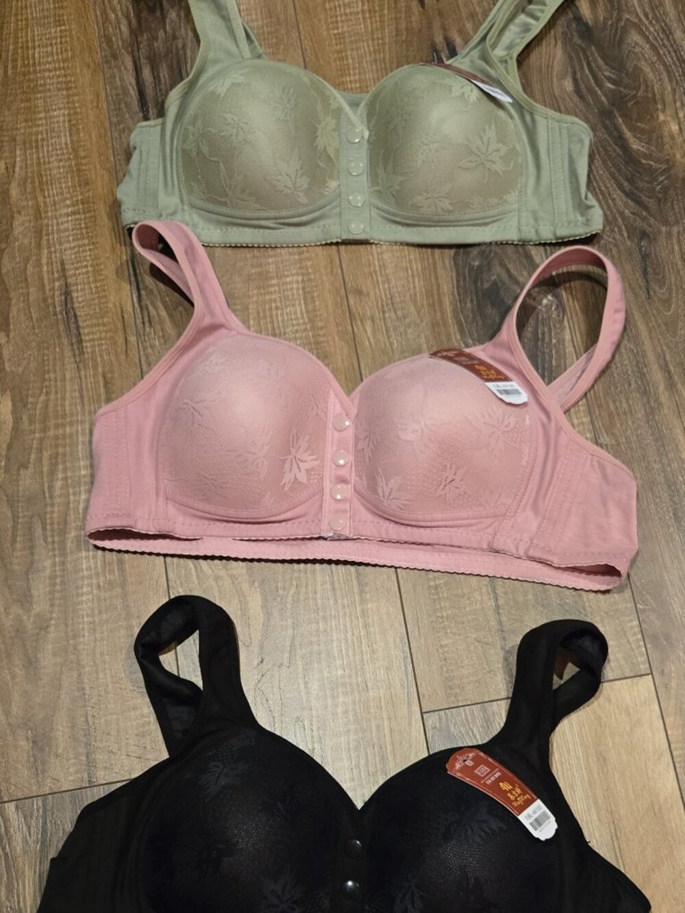 Set of 3 New Women's Wireless Comfort Bras Front Button Clos Detail Size 44/100